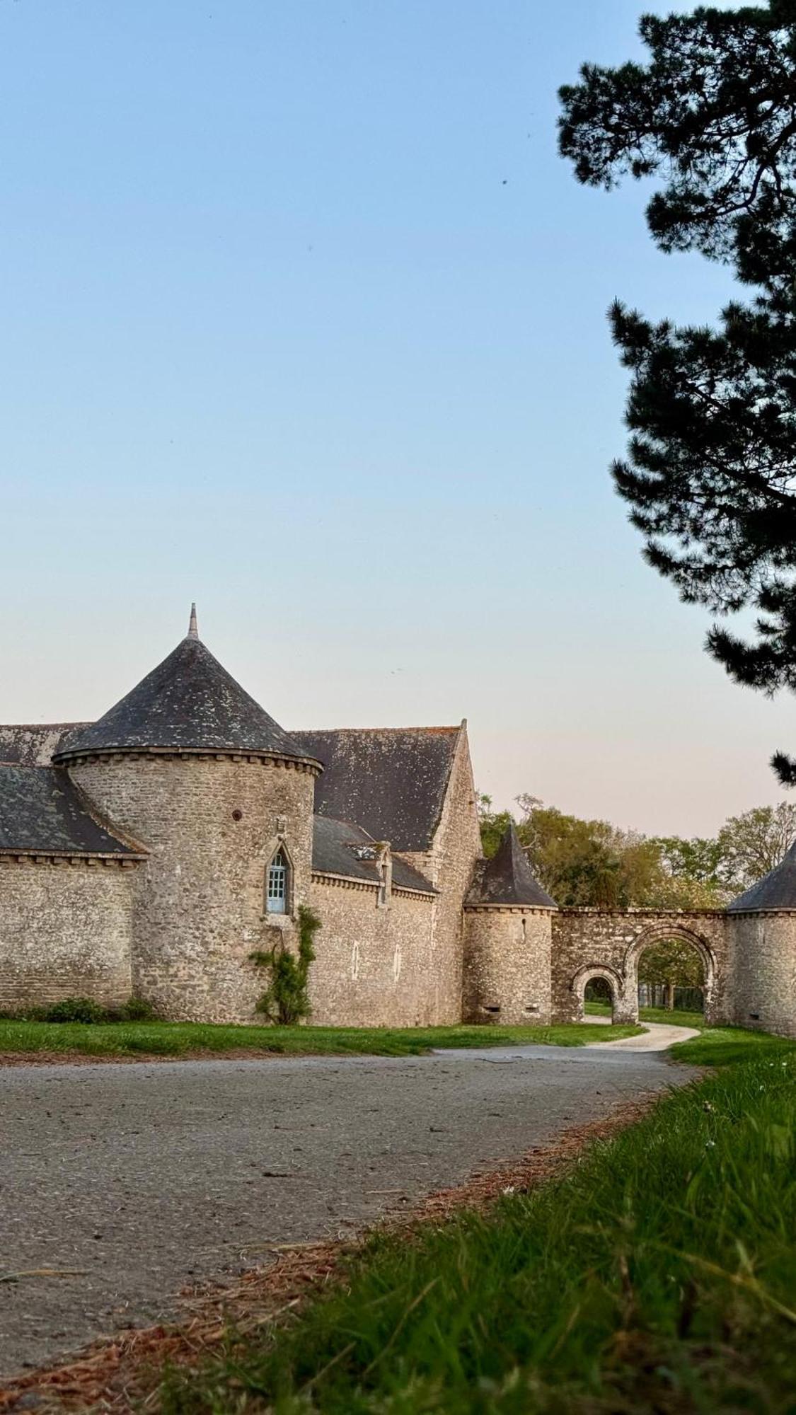 Gite De Couple Cosy Avec Vue Sur Chateau Tremohar - Golfe Du Morbihan, 20 Min De Vannes Berric Bagian luar foto