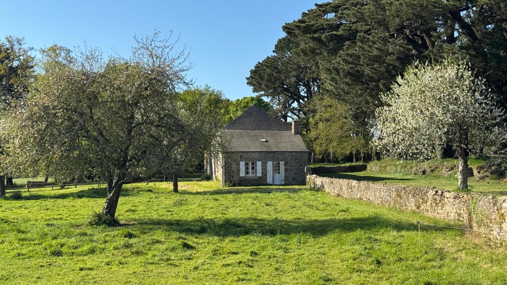 Gite De Couple Cosy Avec Vue Sur Chateau Tremohar - Golfe Du Morbihan, 20 Min De Vannes Berric Bagian luar foto